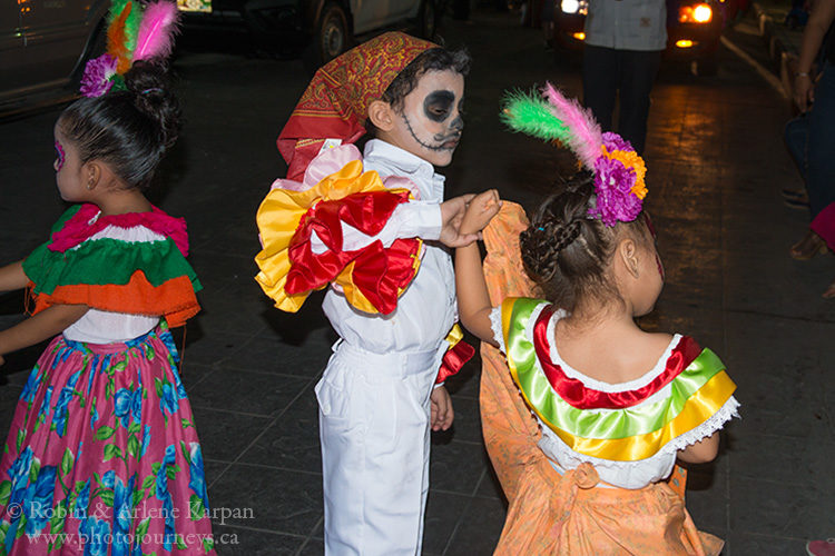 Dancers, Day of the Dead, Palenque, Mexico