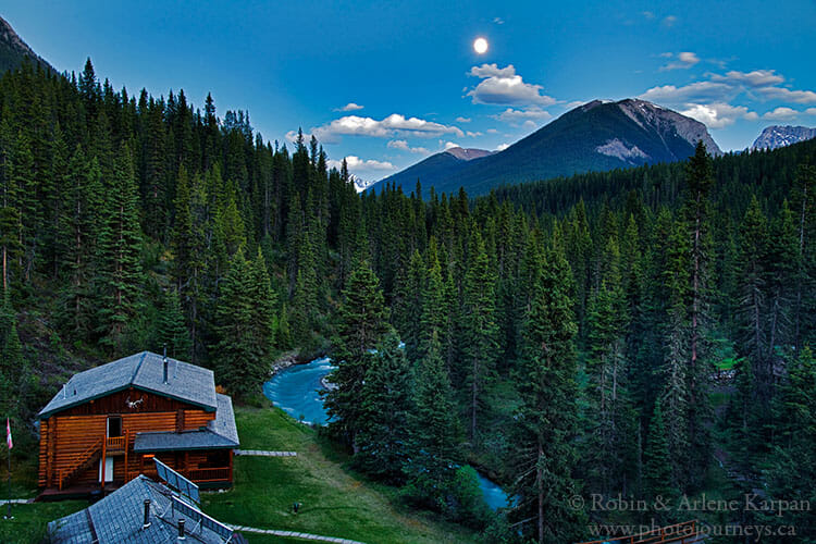 Moonrise, Sundance Lodge, Banff National Park