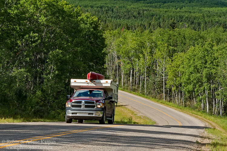 Pop-up truck camper: Photojourneys.ca