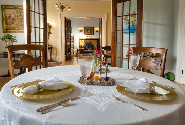 Breakfast room, Red House Bed & Breakfast, Fredericion, New Brunswick.