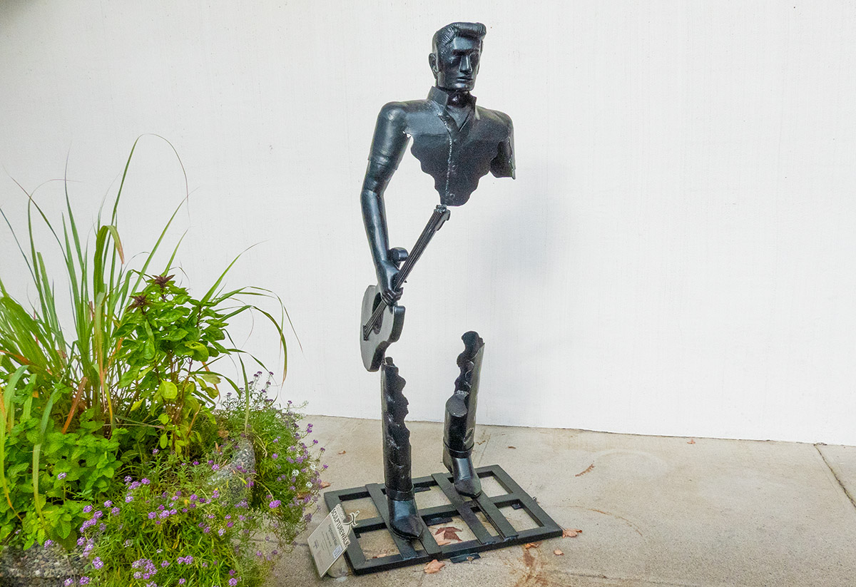 “Fragmented Man” sculpture, Castlegar, BC