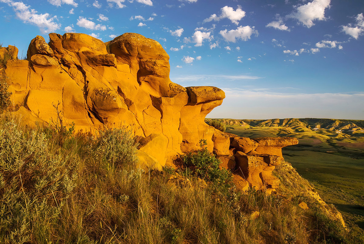 Rugged formations at the top of Jones Peak.