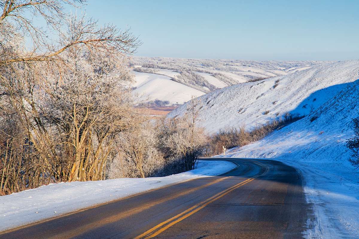 Highway at Echo Valley Provincial Park.